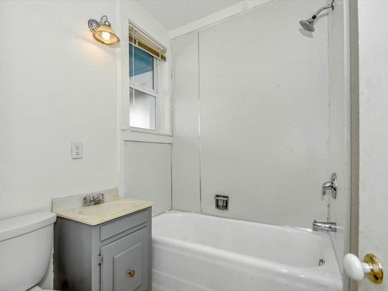 183 Lighthouse Way Crescent City, CA 95531 - Photo 42 of 87 a bathroom with a bath tub and a sink