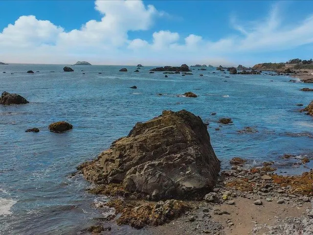 $1,200,000 | 183 Lighthouse Way, Crescent City, CA 95531