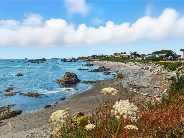 $1,200,000 | 183 Lighthouse Way, Crescent City, CA 95531