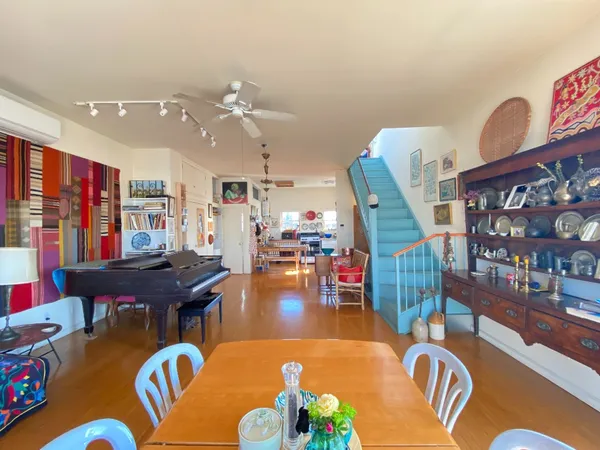 a view of a livingroom with furniture