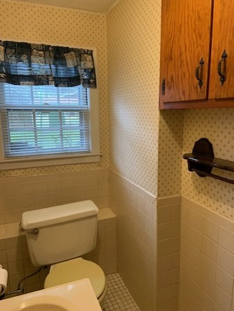 20 Chickering Road Dedham, MA 02026 - Photo 11 of 19