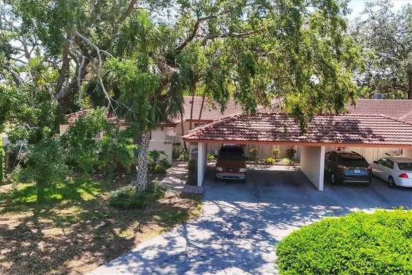 $2,200 | 6304 Pelican Drive, Bradenton, FL 34210