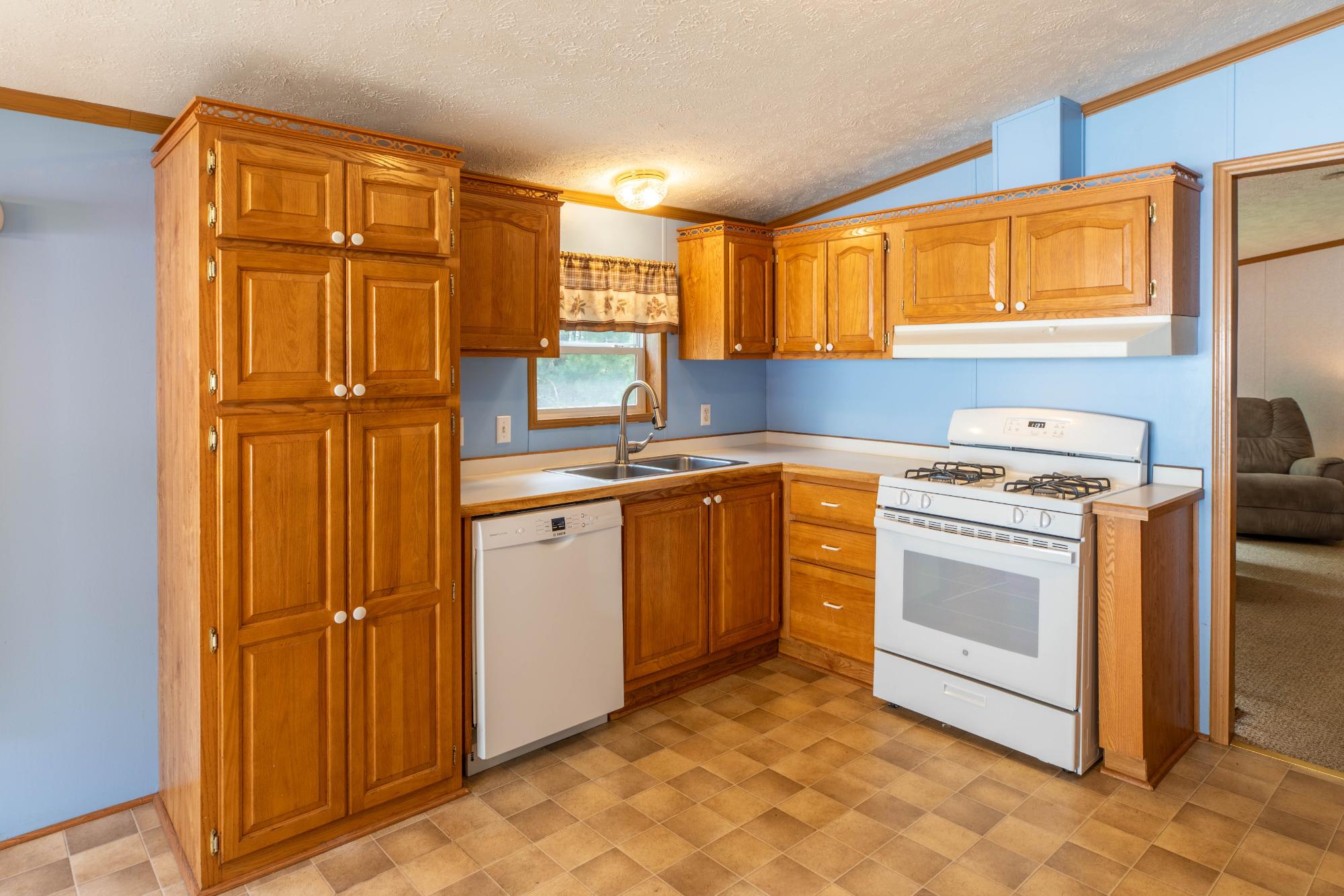 4321 Rappley Lane Rhinelander, WI 54501 - Photo 9 of 50 Gallery Image 9