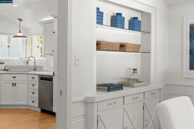 $895,000 | 5450 Ascot Drive, Oakland, CA 94611