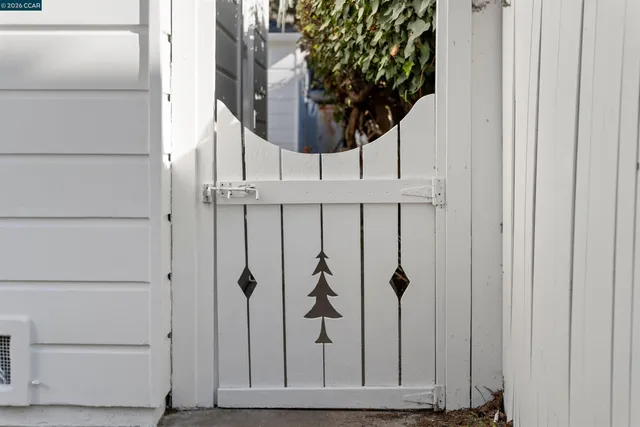 $895,000 | 5450 Ascot Drive, Oakland, CA 94611