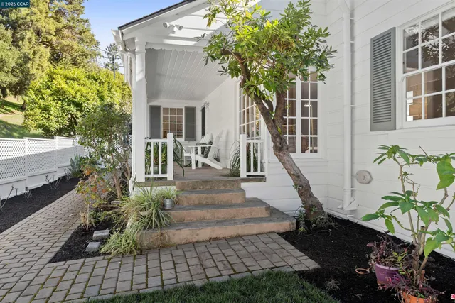 $895,000 | 5450 Ascot Drive, Oakland, CA 94611