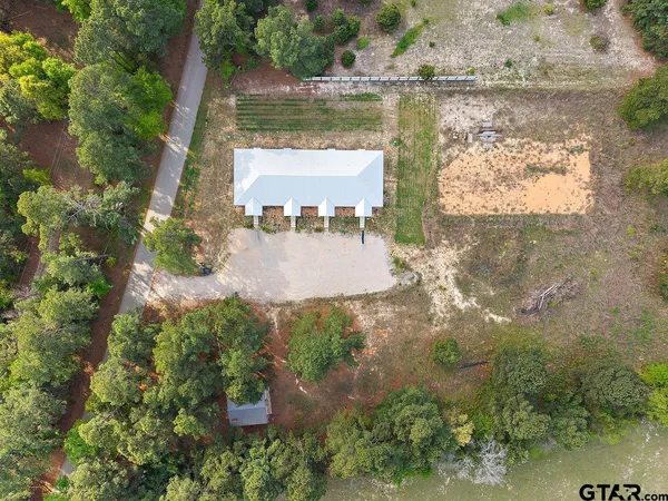 $1,395 | 18754 County Road 437, Lindale, TX 75771