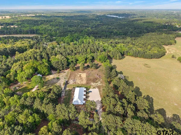 $1,395 | 18754 County Road 437, Lindale, TX 75771