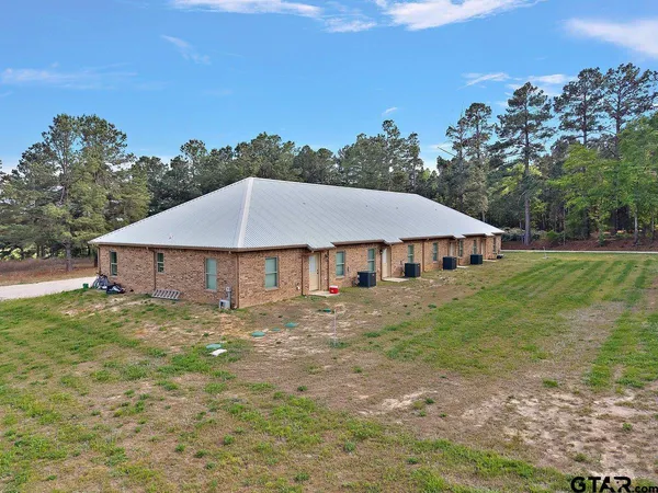 $1,395 | 18754 County Road 437, Lindale, TX 75771