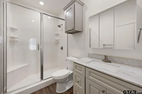 $1,395 | 18754 County Road 437, Lindale, TX 75771