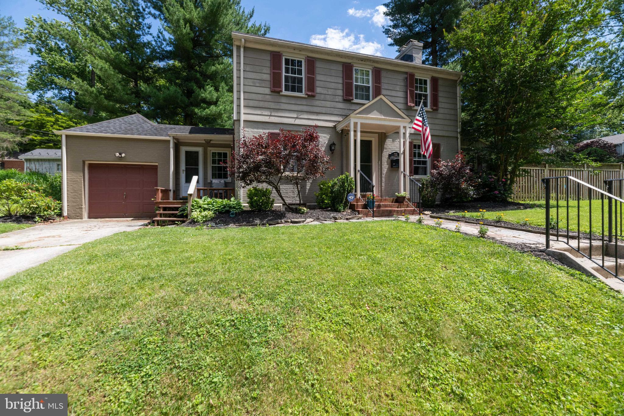 733 Brookwood Road Baltimore, MD 21229 - Photo 1 of 44