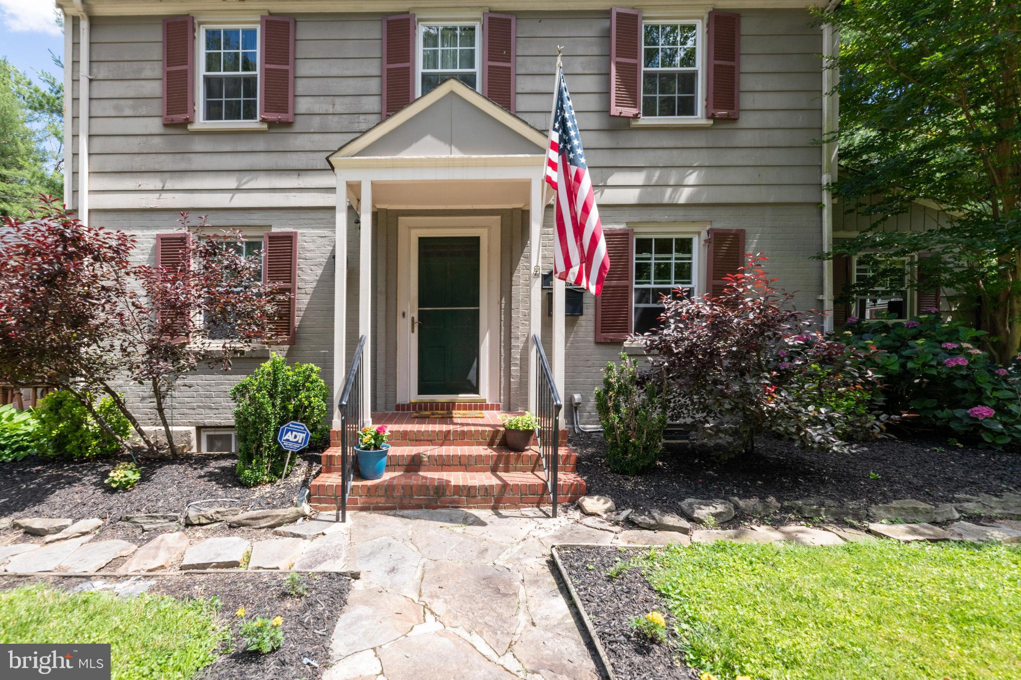 733 Brookwood Road Baltimore, MD 21229 - Photo 2 of 44