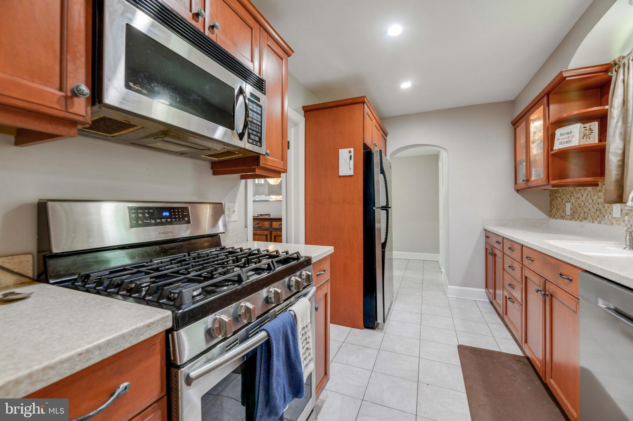 733 Brookwood Road Baltimore, MD 21229 - Photo 13 of 44