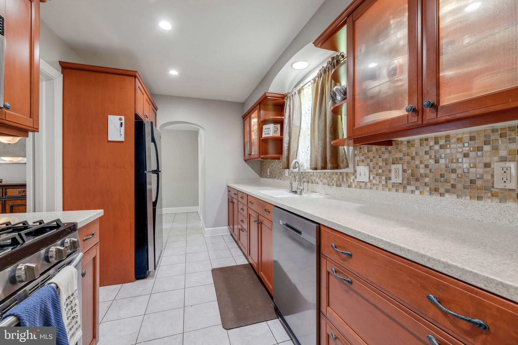 733 Brookwood Road Baltimore, MD 21229 - Photo 14 of 44