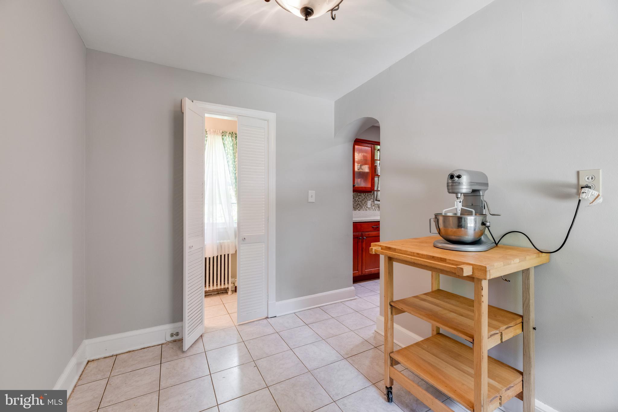 733 Brookwood Road Baltimore, MD 21229 - Photo 19 of 44