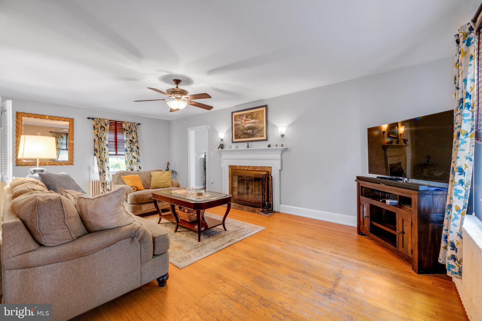 733 Brookwood Road Baltimore, MD 21229 - Photo 5 of 44