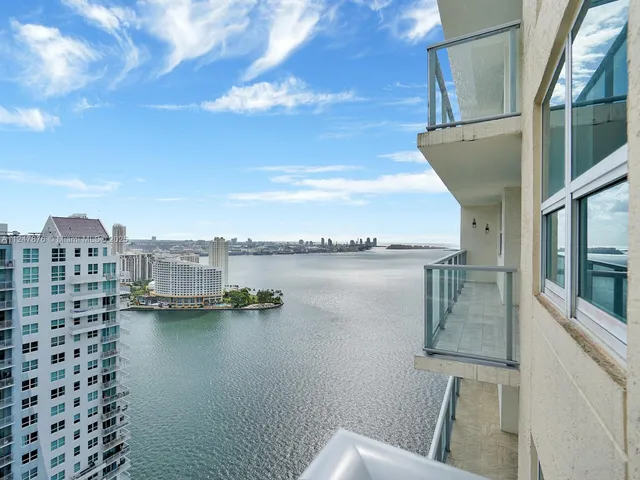 $1,100,000 | 1155 Brickell Bay Drive, Unit 3404, Miami, FL 33131