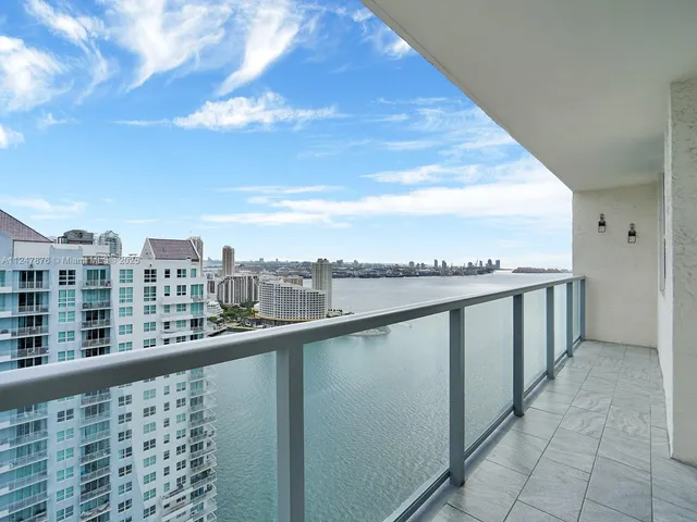 $1,100,000 | 1155 Brickell Bay Drive, Unit 3404, Miami, FL 33131