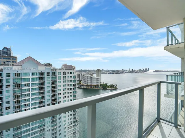 $1,100,000 | 1155 Brickell Bay Drive, Unit 3404, Miami, FL 33131