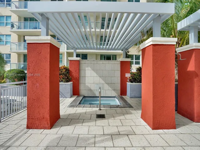 $1,100,000 | 1155 Brickell Bay Drive, Unit 3404, Miami, FL 33131