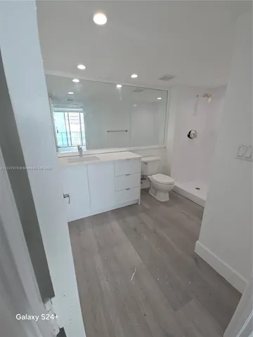 $1,100,000 | 1155 Brickell Bay Drive, Unit 3404, Miami, FL 33131