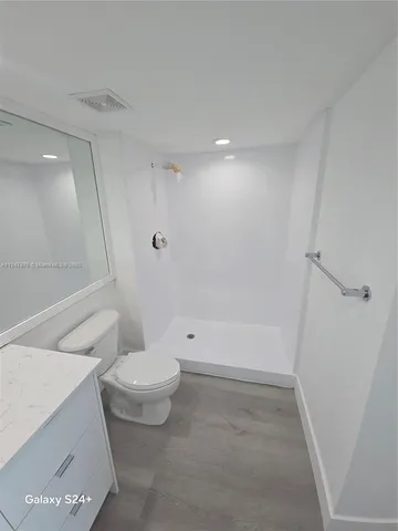 $1,100,000 | 1155 Brickell Bay Drive, Unit 3404, Miami, FL 33131