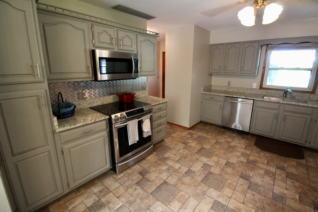 6912 Old State Road Evansville, IN 47710 - Photo 7 of 20 Gallery Image 7