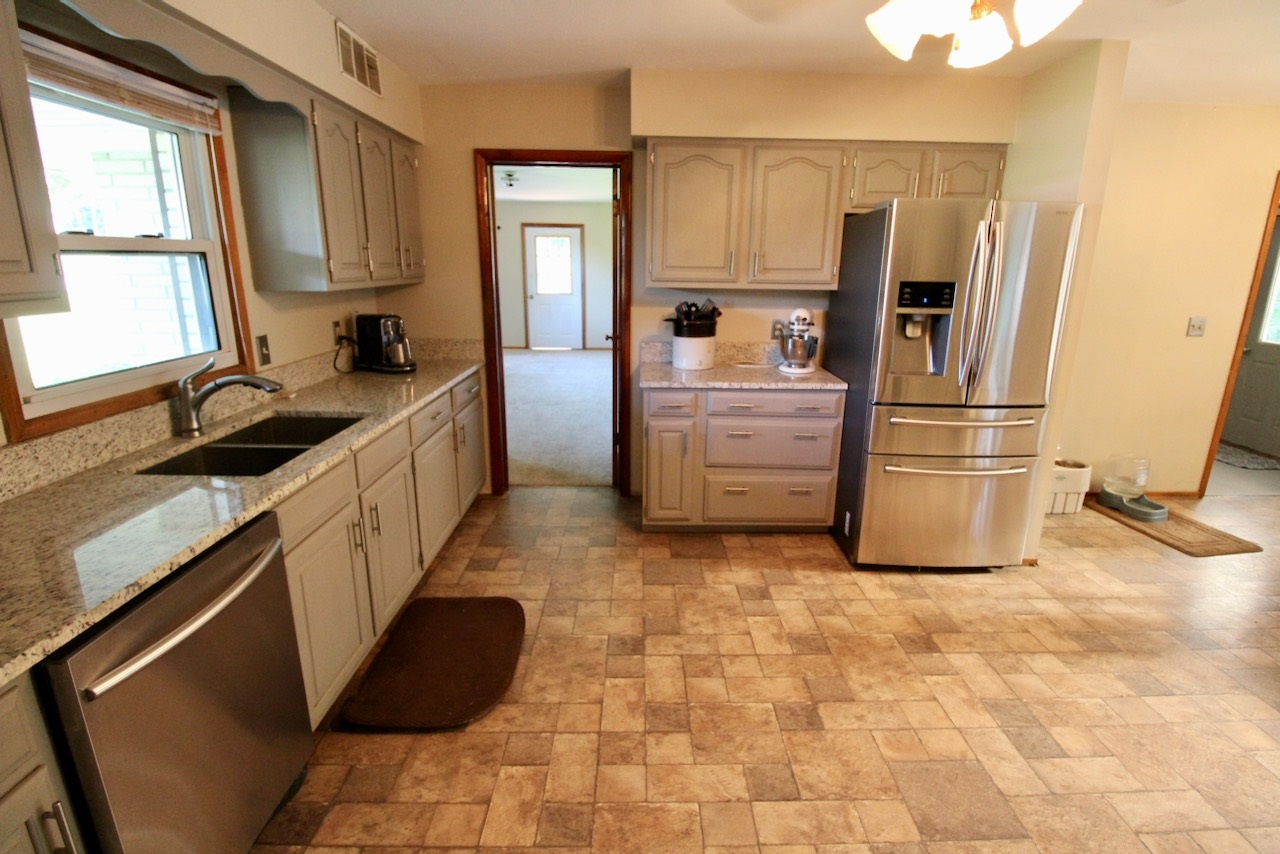 6912 Old State Road Evansville, IN 47710 - Photo 8 of 20 Gallery Image 8