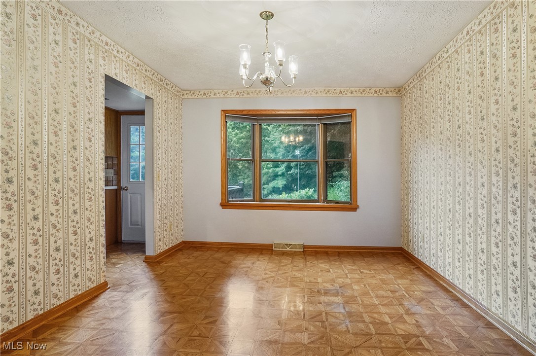 1660 Martin Road Mogadore, OH 44260 - Photo 22 of 50 Bay window