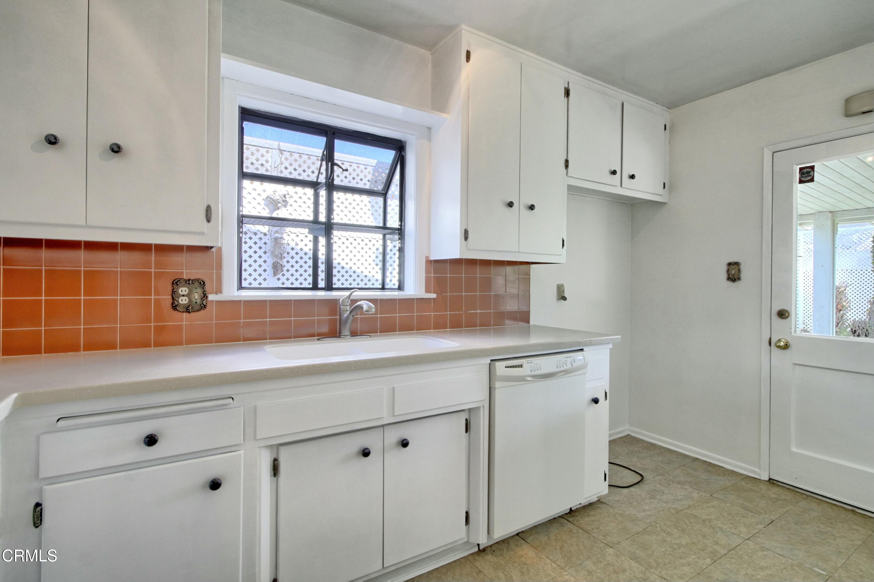 3640 South J Street Oxnard, CA 93033 - Photo 11 of 24 tempImagebiKdBM