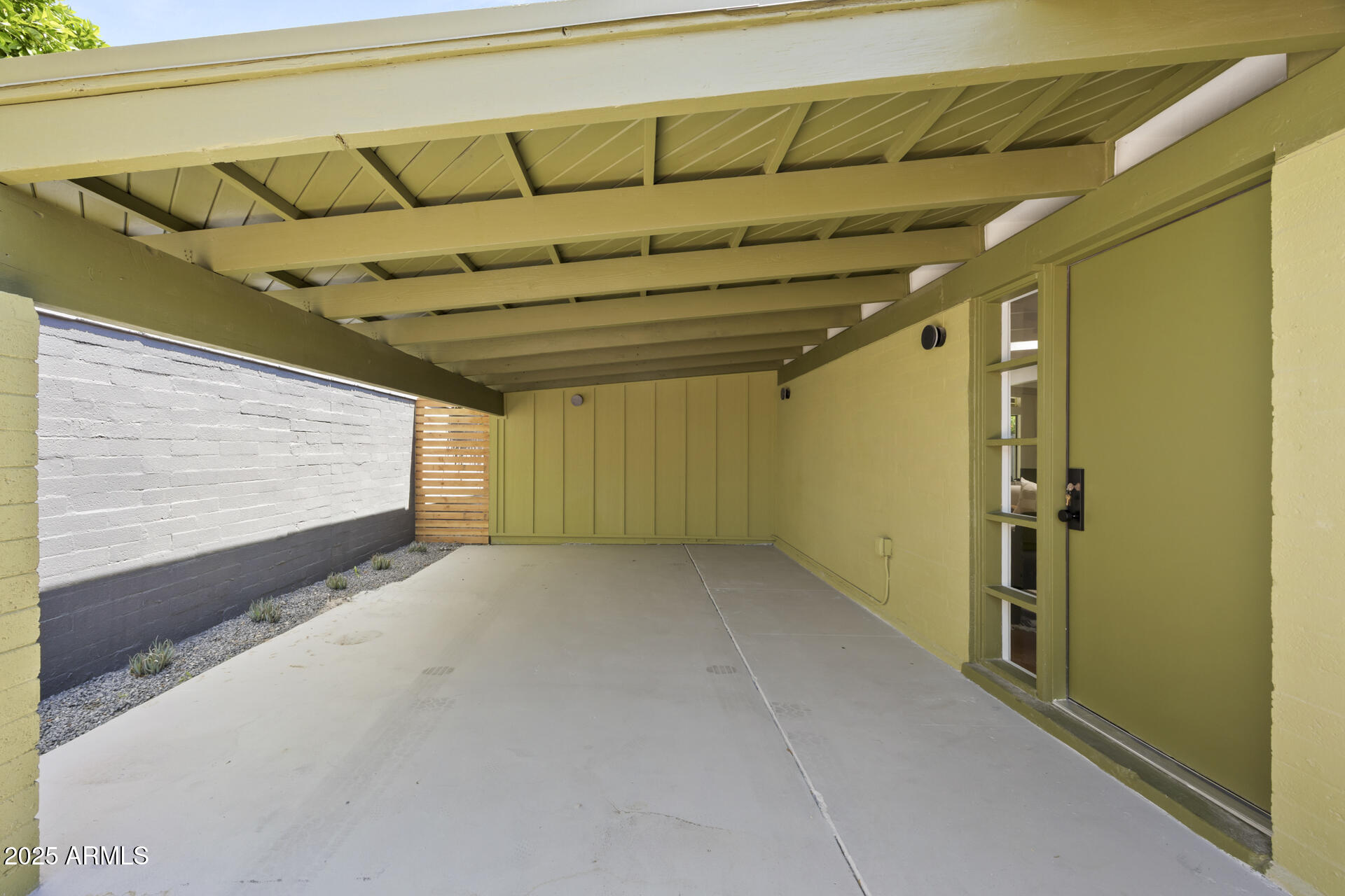 5815 North 10th Place Phoenix, AZ 85014 - Photo 4 of 60 1-204