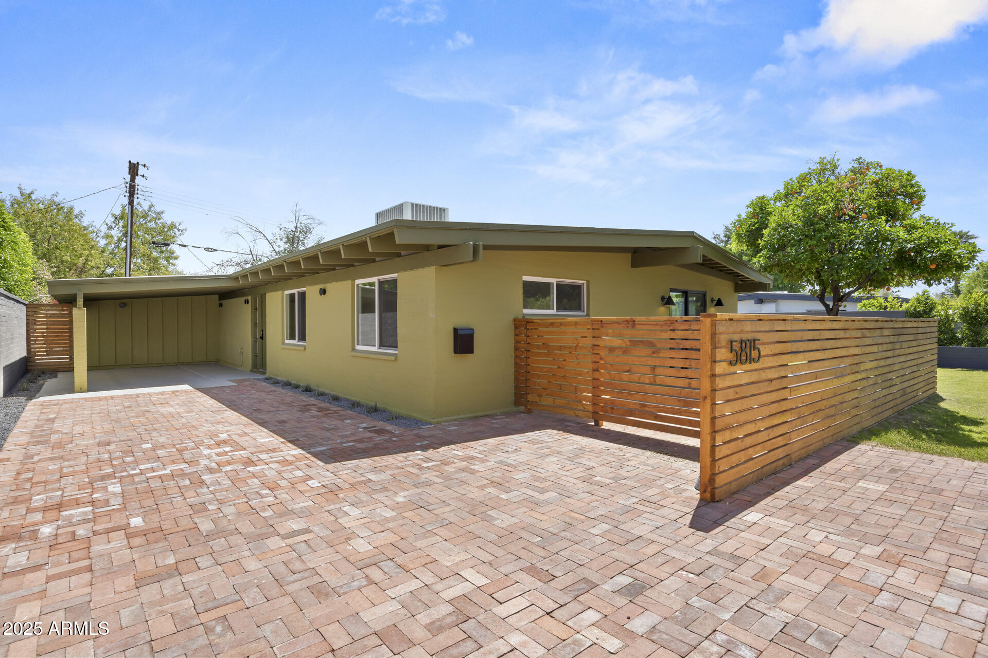 5815 North 10th Place Phoenix, AZ 85014 - Photo 5 of 60 1-205