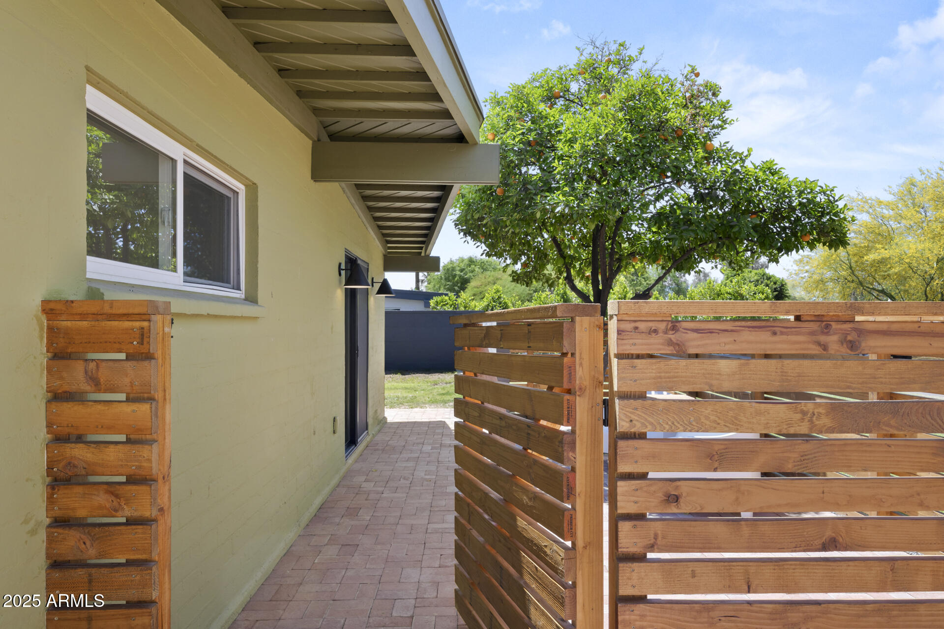 5815 North 10th Place Phoenix, AZ 85014 - Photo 6 of 60 1-206