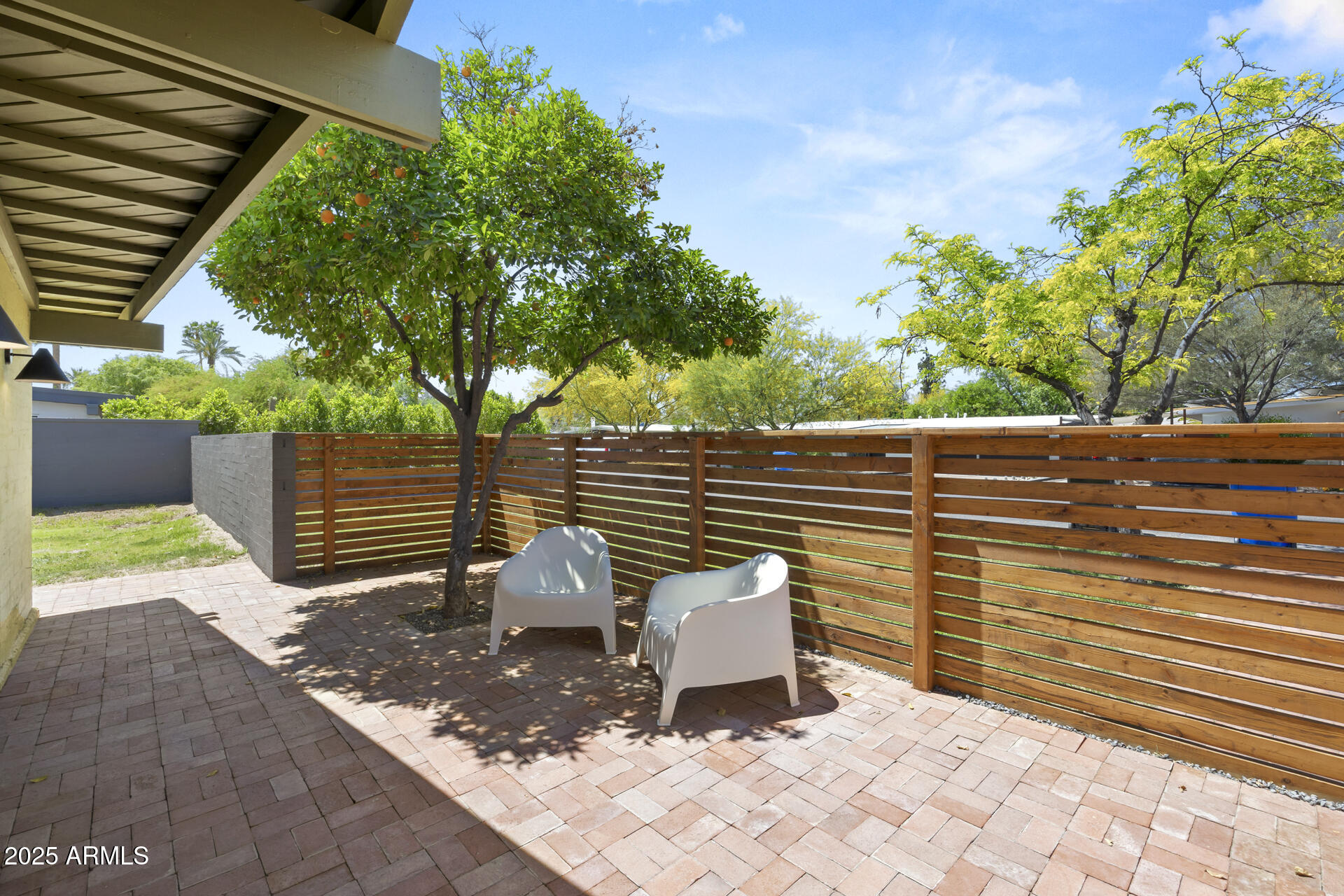 5815 North 10th Place Phoenix, AZ 85014 - Photo 7 of 60 1-207