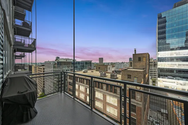 $449,000 | 565 West Quincy Street, Unit 1306, Chicago, IL 60661