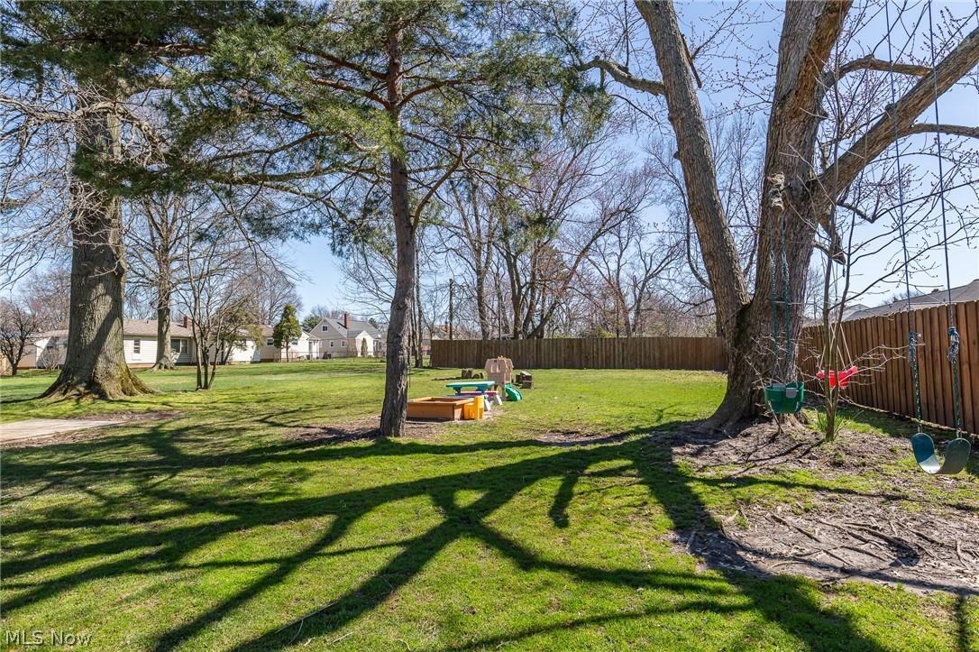1303 Richmond Road Cleveland, OH 44124 - Photo 24 of 24 Gallery Image 24