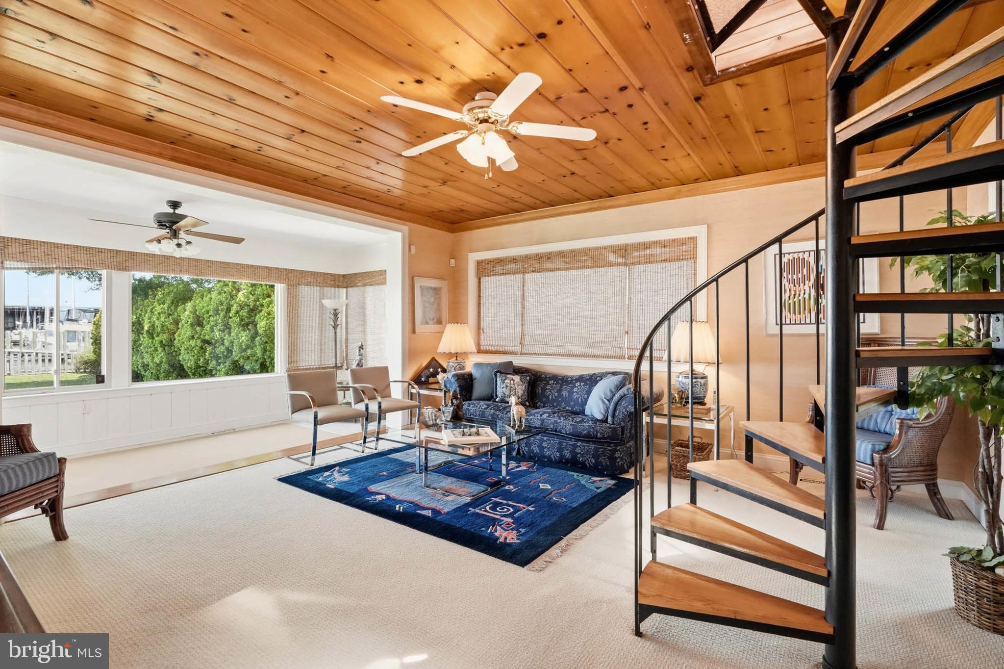 3689 1st Avenue Edgewater, MD 21037 - Photo 29 of 55 Family room and sunroom
