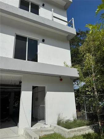 $3,750 | 147 Northwest 59th Street, Unit 206, Miami, FL 33127