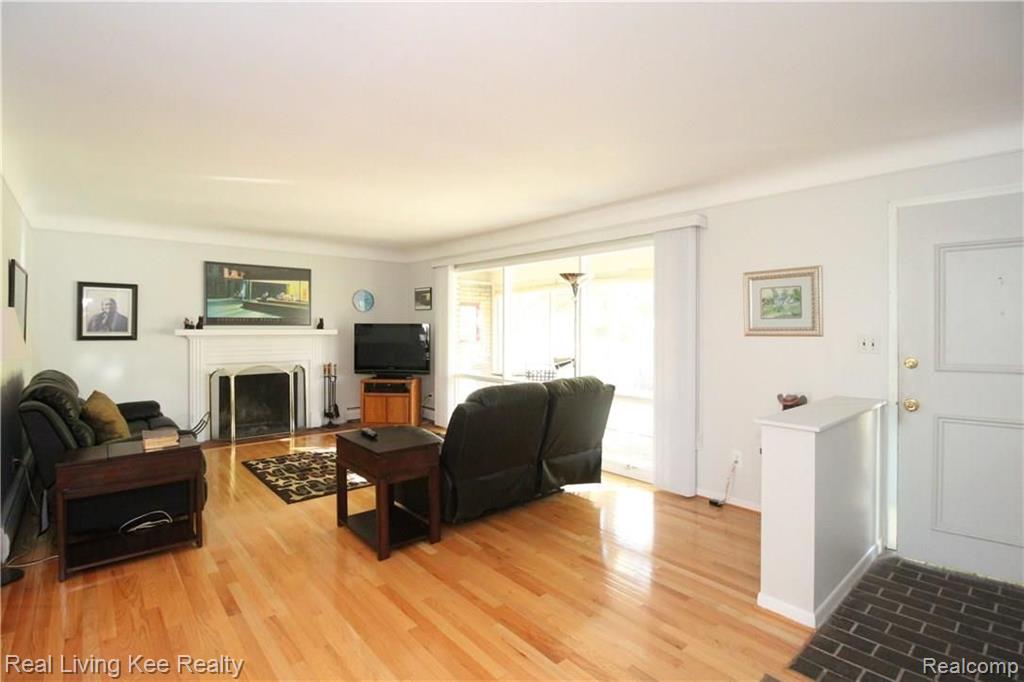 1535 East Hamlin Road Rochester Hills, MI 48307 - Photo 5 of 27
