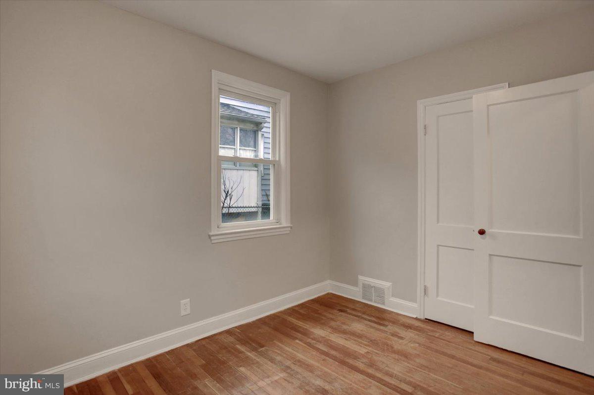 1005 Columbia Road Hagerstown, MD 21742 - Photo 15 of 24 Main level Bedroom