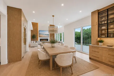 $4,350,000 | 15 Folger Lane, Dix Hills, NY 11746