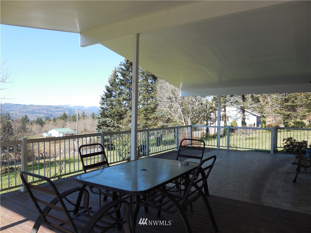 733 Holcomb Road Kelso, WA 98626 - Photo 2 of 23 Gallery Image 2