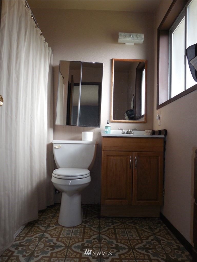 733 Holcomb Road Kelso, WA 98626 - Photo 13 of 23 Gallery Image 13