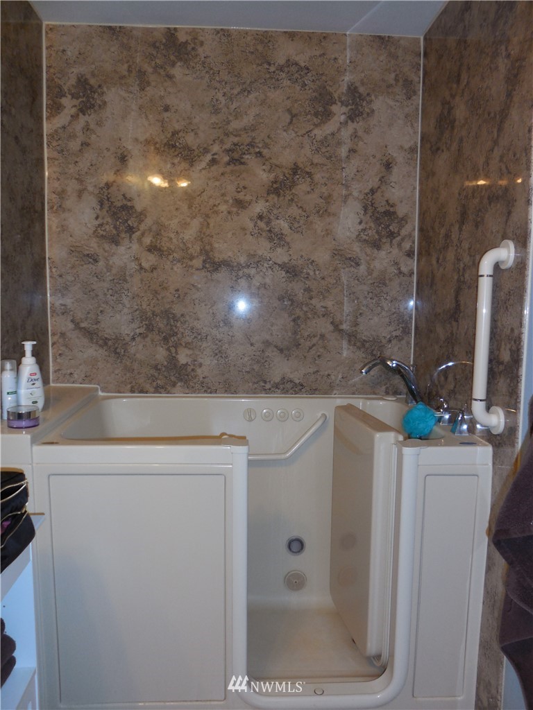 733 Holcomb Road Kelso, WA 98626 - Photo 9 of 23 Gallery Image 9