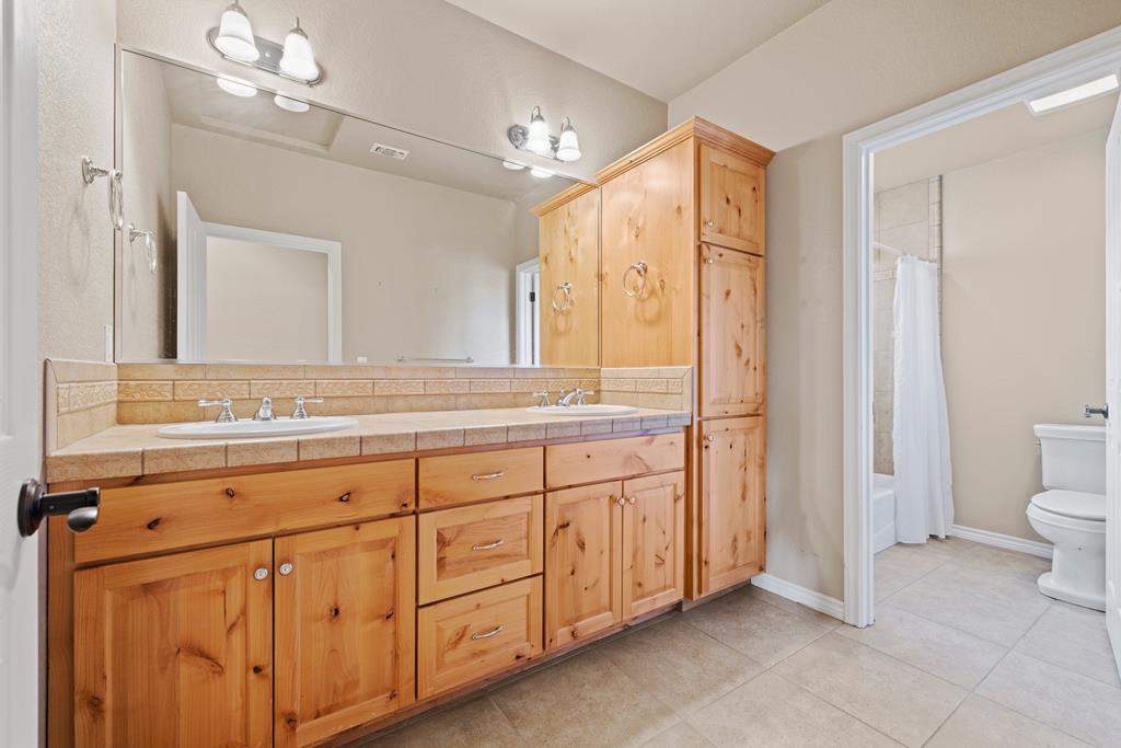 803 Funf Kinder Road Fredericksburg, TX 78624 - Photo 15 of 43 Gallery Image 15