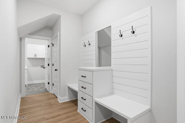 2956 Molly Cove Nesbit, MS 38651 - Photo 17 of 25 2956-mudroom