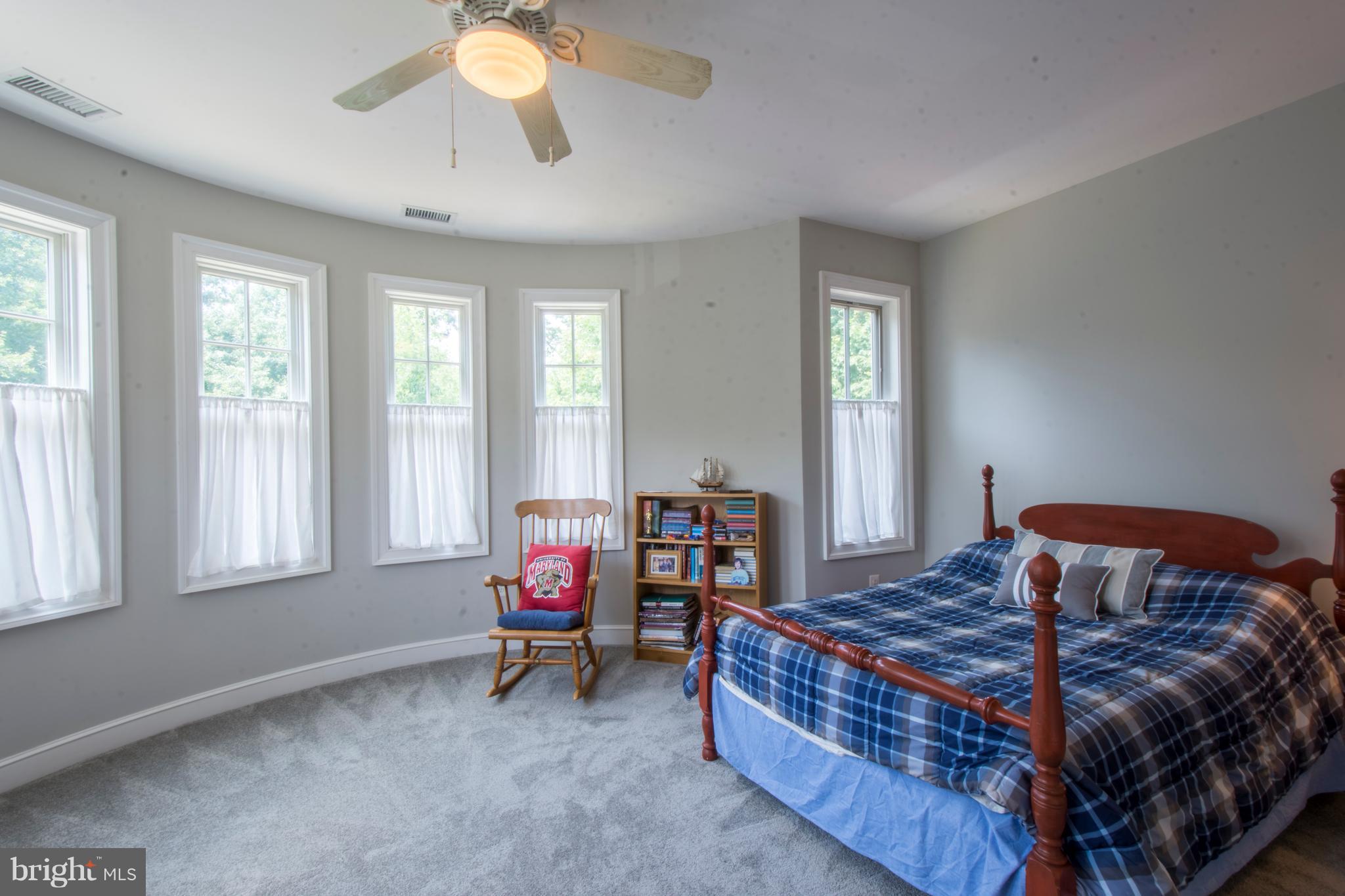 498 Ferry Point Road Annapolis, MD 21403 - Photo 37 of 102 Second Bedroom With Rounded Wall Of Windows