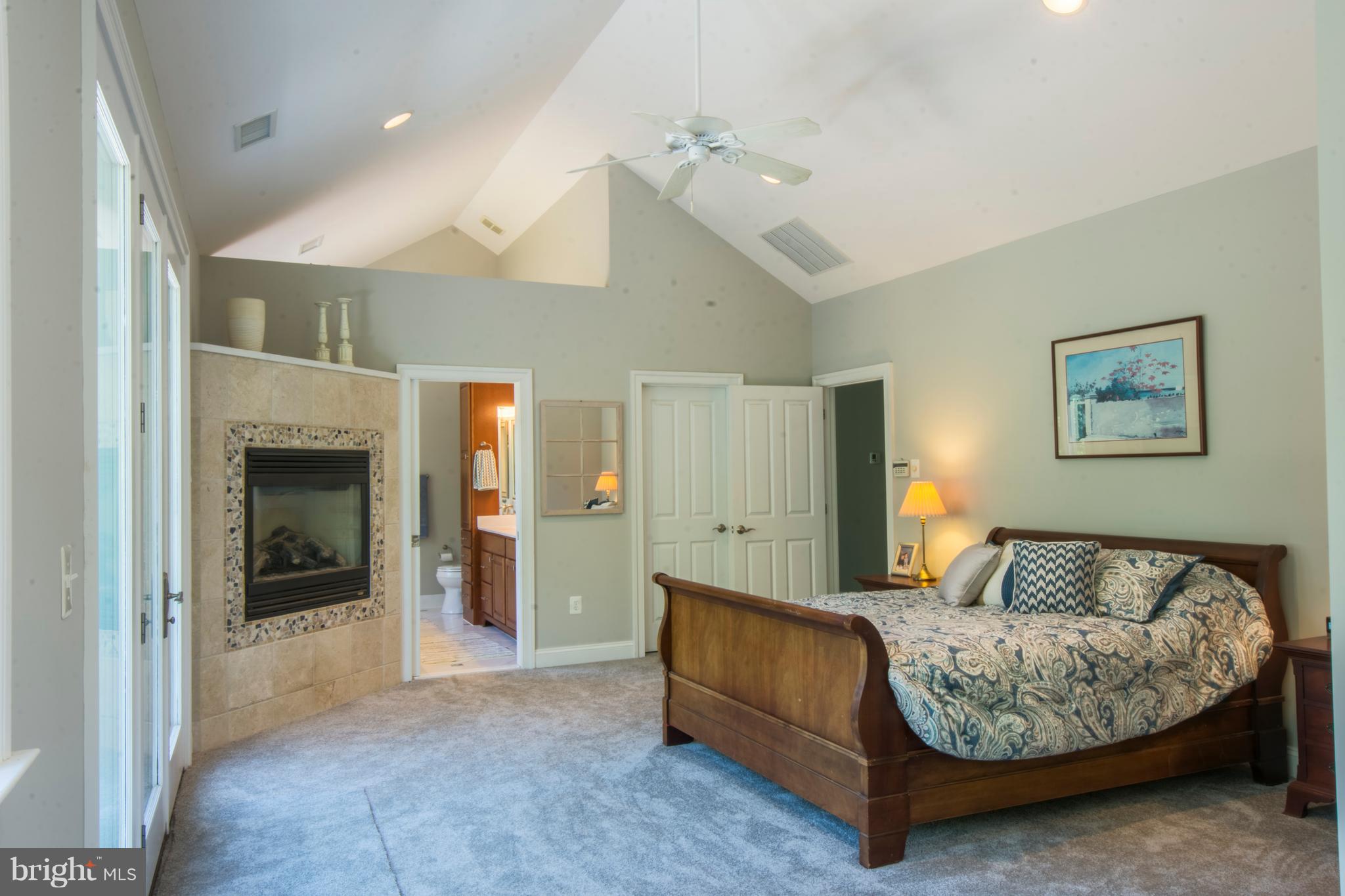 498 Ferry Point Road Annapolis, MD 21403 - Photo 42 of 102 Owners Bedroom