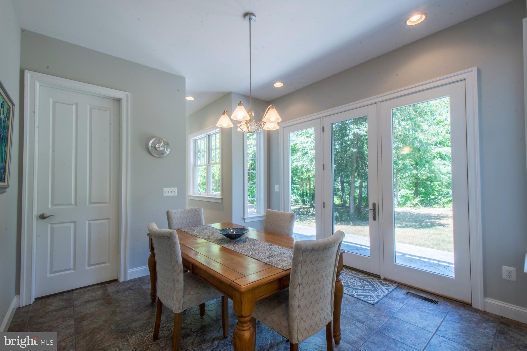 498 Ferry Point Road Annapolis, MD 21403 - Photo 61 of 102 Eat-in Area Of Kitchen Overlooking Water