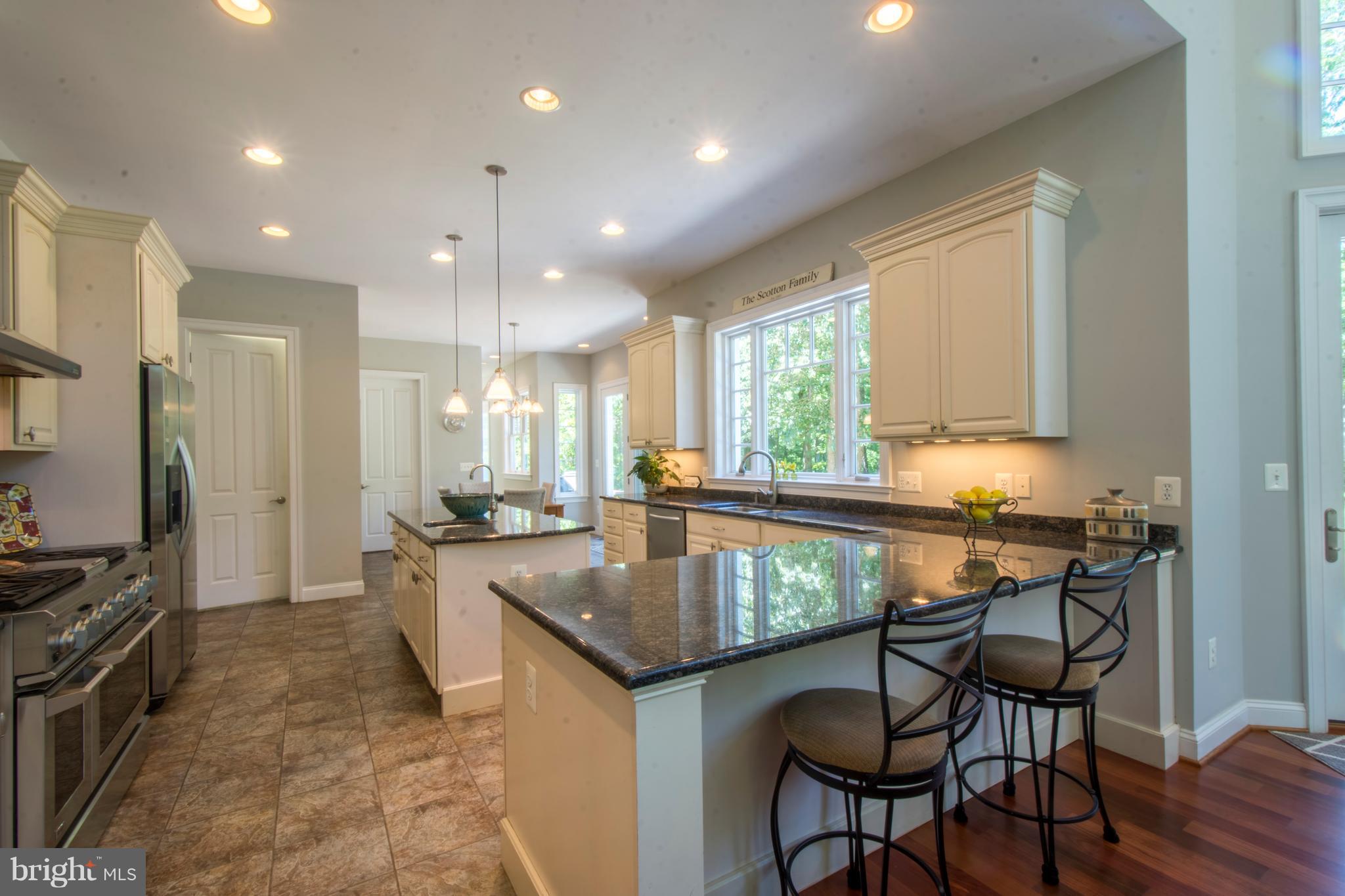 498 Ferry Point Road Annapolis, MD 21403 - Photo 67 of 102 Breakfast Area
